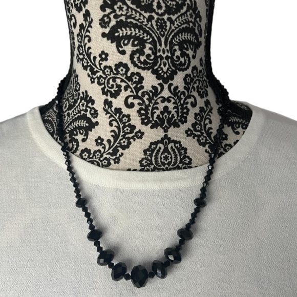 Jewelry - Black Graduated Bead Necklace